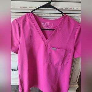 Womens Figs one pocket scrub top pink, size extra small